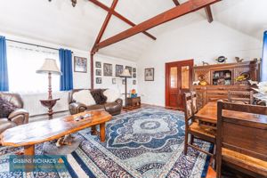 Barn - Sitting Room- click for photo gallery